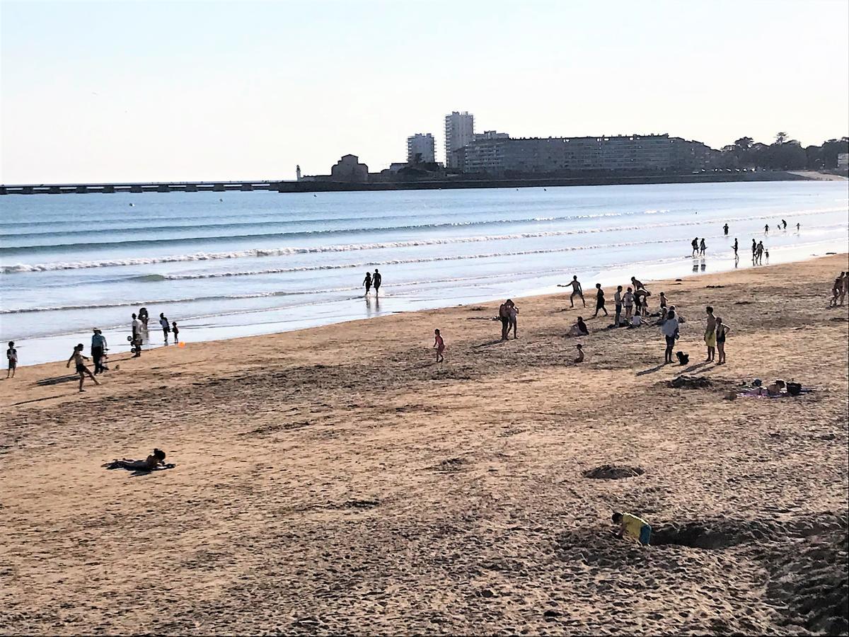 Hotel Du Commerce Les Sables-dʼOlonne Esterno foto